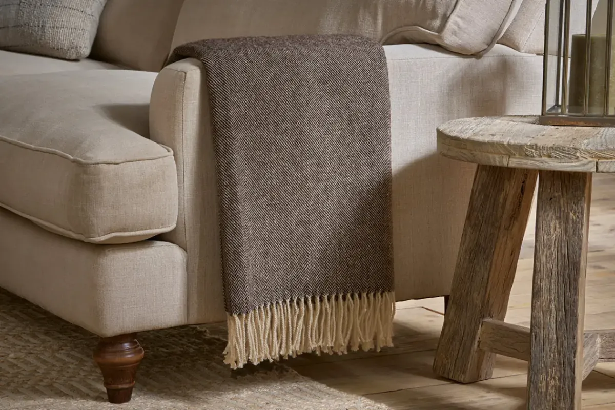 Bedroom Textiles|Blankets & Throws^Nkuku Dilli Wool Throw - Dark Brown