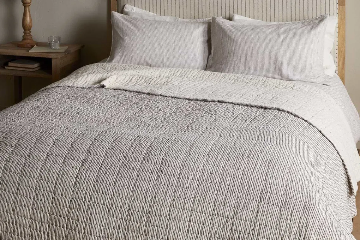 Blankets & Throws|Blankets & Throws^Nkuku Dipti Cotton & Linen Block Print Bed Quilt - Charcoal