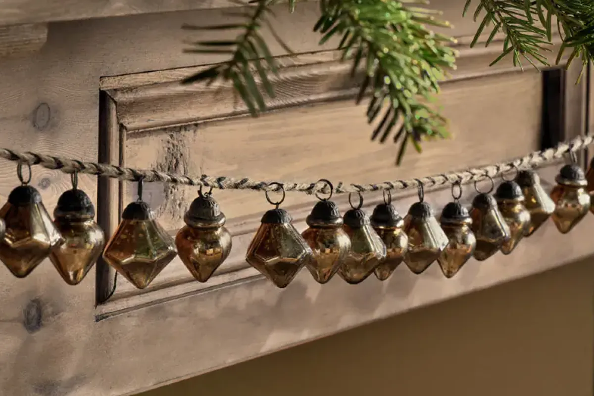 Wreaths & Garlands|Bright Christmas^Nkuku Ekiti Bauble Garland - Antique Gold