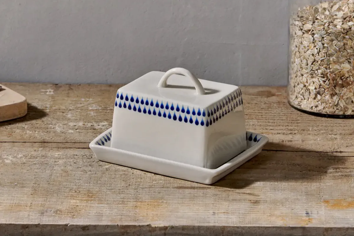 Pantry|Breakfast Accessories^Nkuku Indigo Drop Butter Dish - Cream & Indigo
