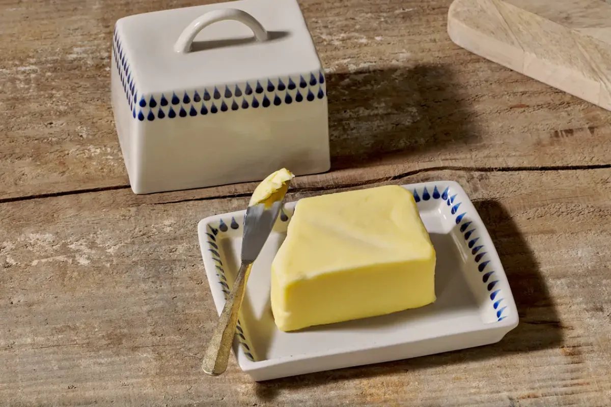 Pantry|Breakfast Accessories^Nkuku Indigo Drop Butter Dish - Cream & Indigo