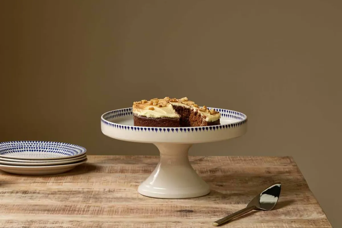 Pantry|Cake Domes & Stands^Nkuku Indigo Drop Ceramic Stand - Cream & Indigo