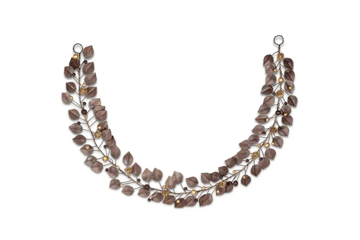 Wreaths & Garlands|Winter Berries^Nkuku Ishana Wreath - Antique Brass