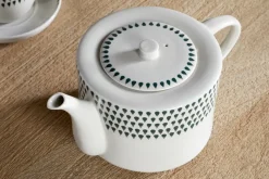 Breakfast Accessories|Teapots & Teacups^Nkuku Juniper Drop 4 Person Teapot - Cream & Juniper Green