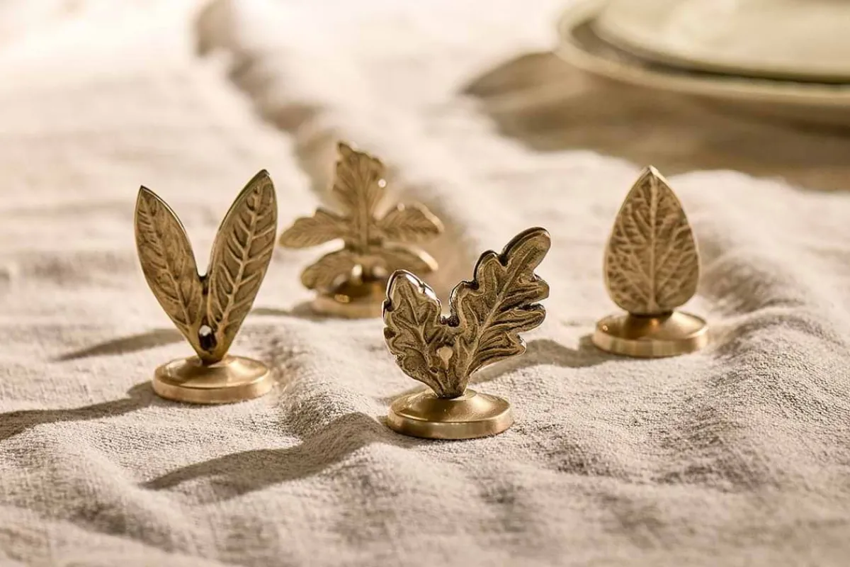 Christmas Table^Nkuku Leaf Brass Place Card Holders (Set of 4)