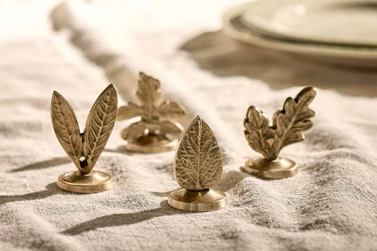 Christmas Table^Nkuku Leaf Brass Place Card Holders (Set of 4)