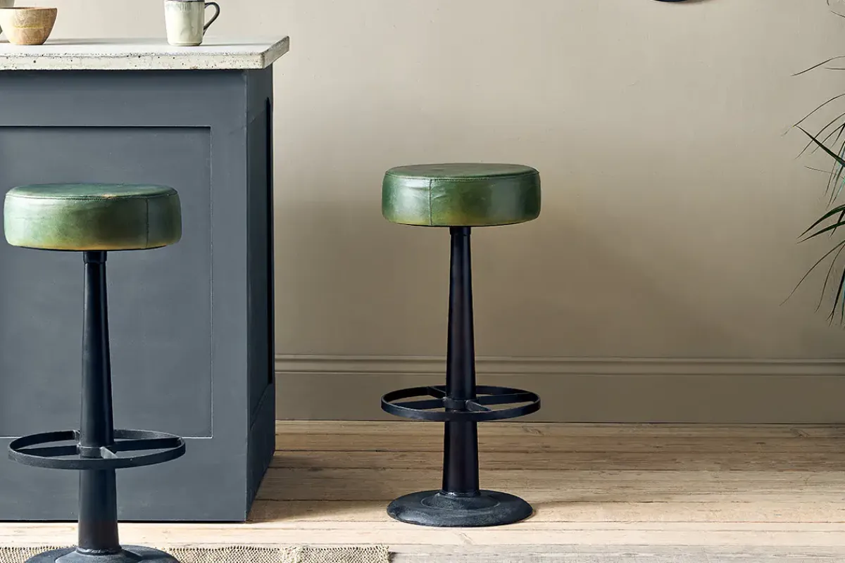 Kitchen & Dining|Bar Stools & Bar Chairs^Nkuku Narwana Leather Round Stool - Rich Green