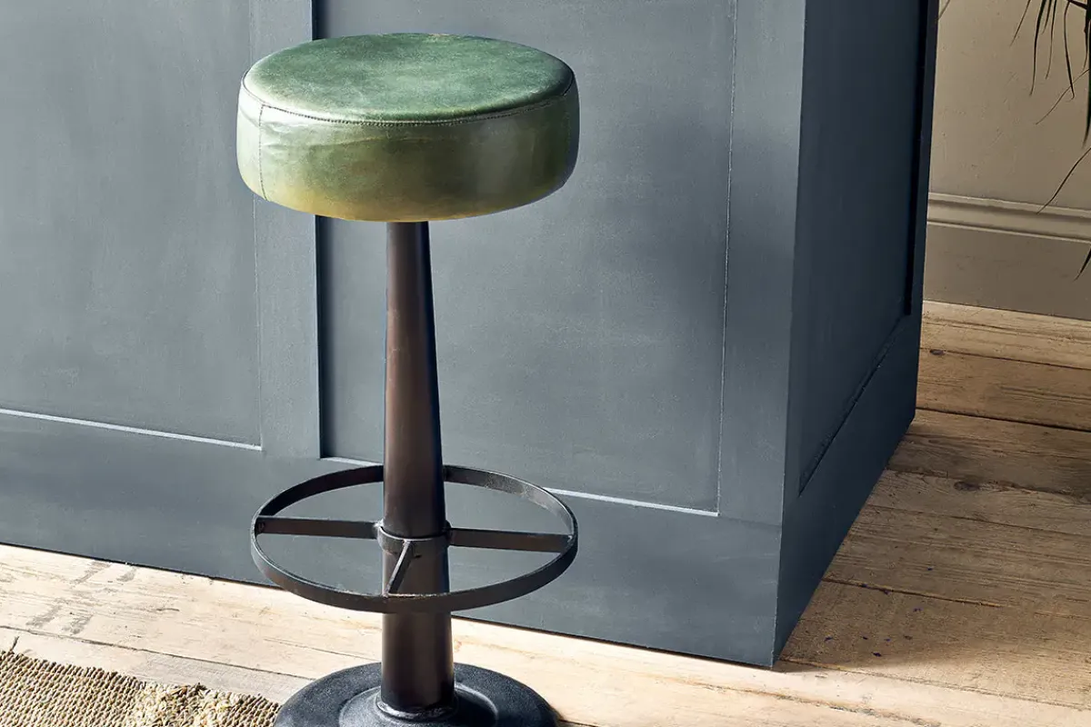 Kitchen & Dining|Bar Stools & Bar Chairs^Nkuku Narwana Leather Round Stool - Rich Green