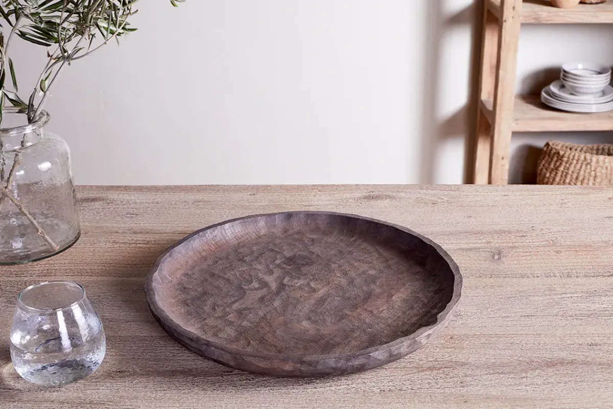 Trays & Platters^Nkuku Nyati Mango Wood Etched Round Tray - Dark