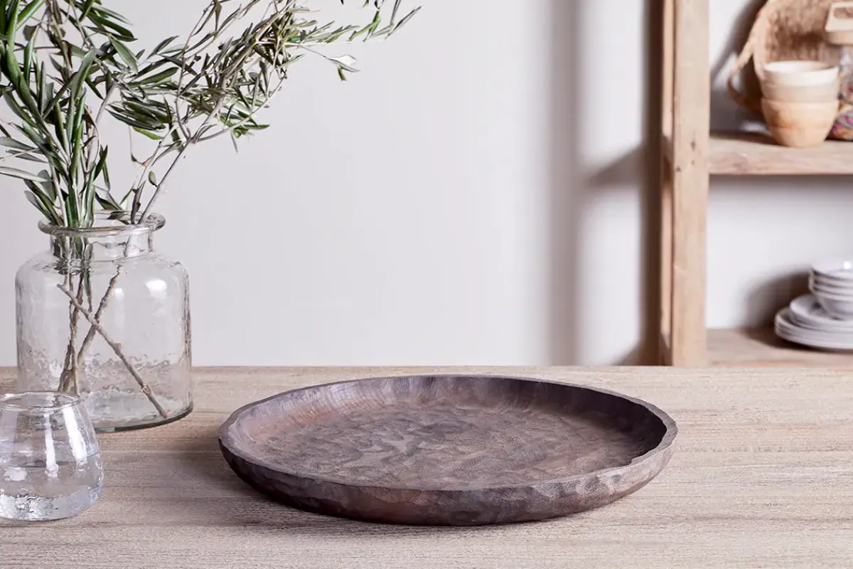Trays & Platters^Nkuku Nyati Mango Wood Etched Round Tray - Dark