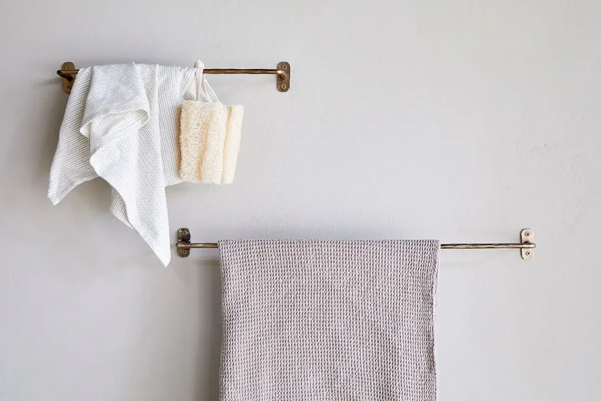 Bathroom Accessories|Hooks & Rails^Nkuku Olani Bathroom Hanging Rail - Antique Brass