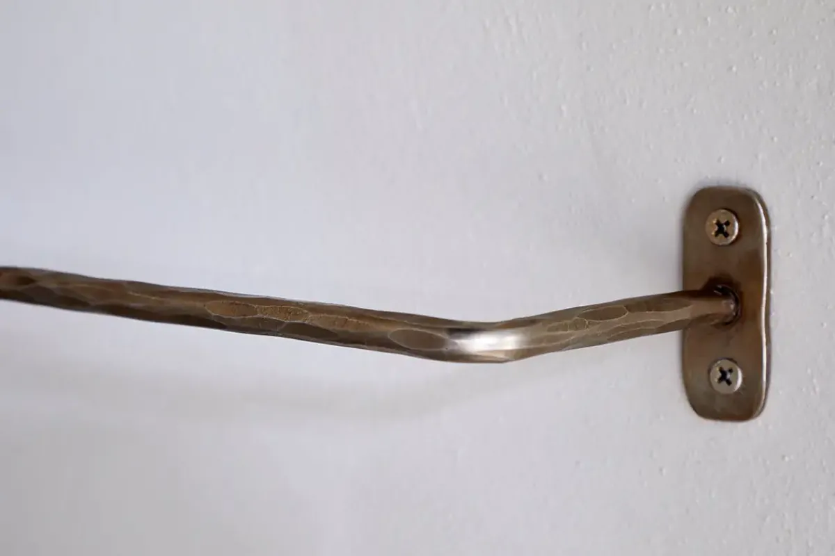Bathroom Accessories|Hooks & Rails^Nkuku Olani Bathroom Hanging Rail - Antique Brass