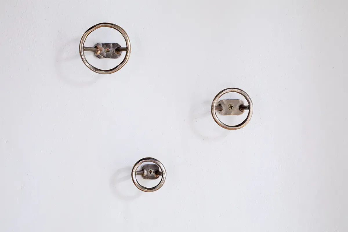 Bathroom Accessories|Hooks & Rails^Nkuku Olani Bathroom Hooks - Antique Brass - (Set of 3)