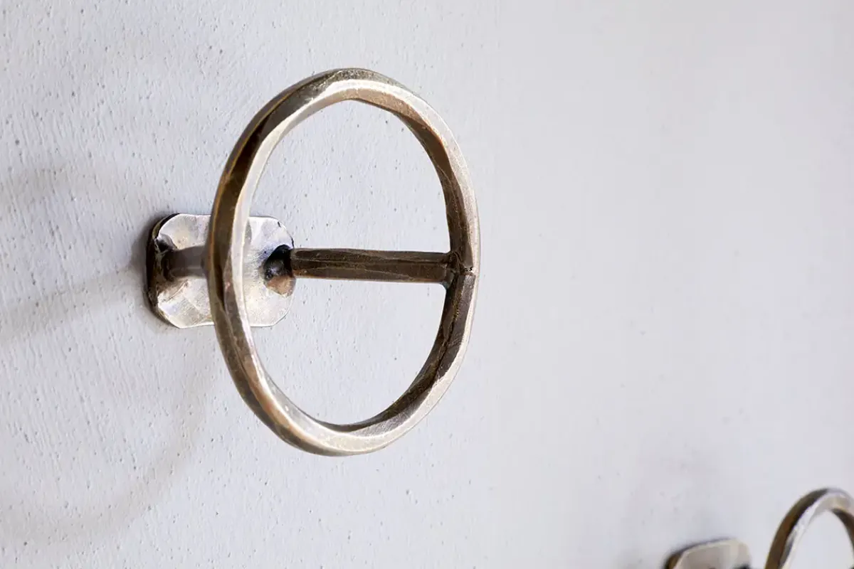 Bathroom Accessories|Hooks & Rails^Nkuku Olani Bathroom Hooks - Antique Brass - (Set of 3)