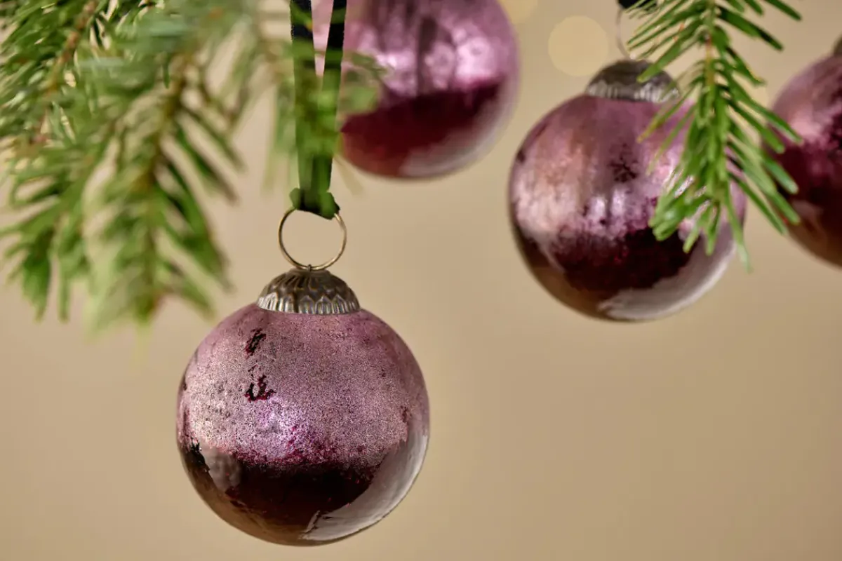 Baubles & Tree Decorations|Winter Berries^Nkuku Pannee Round Baubles - Ruby (Set of 4)