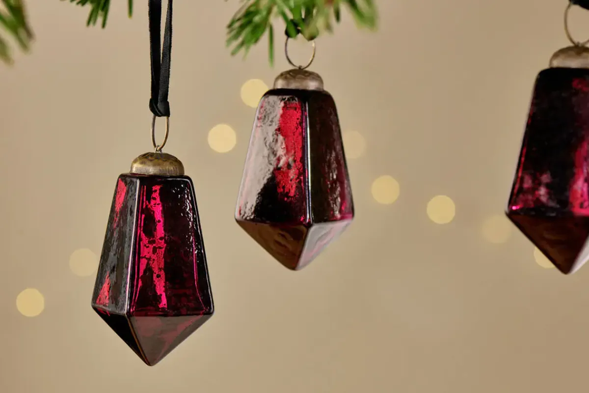 Baubles & Tree Decorations|Winter Berries^Nkuku Ratnam Baubles - Large (Set of 4) Ruby