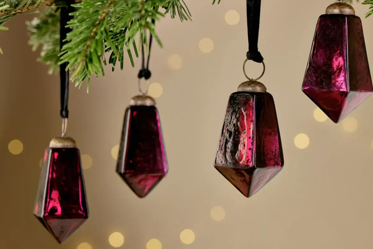 Baubles & Tree Decorations|Winter Berries^Nkuku Ratnam Baubles - Large (Set of 4) Ruby