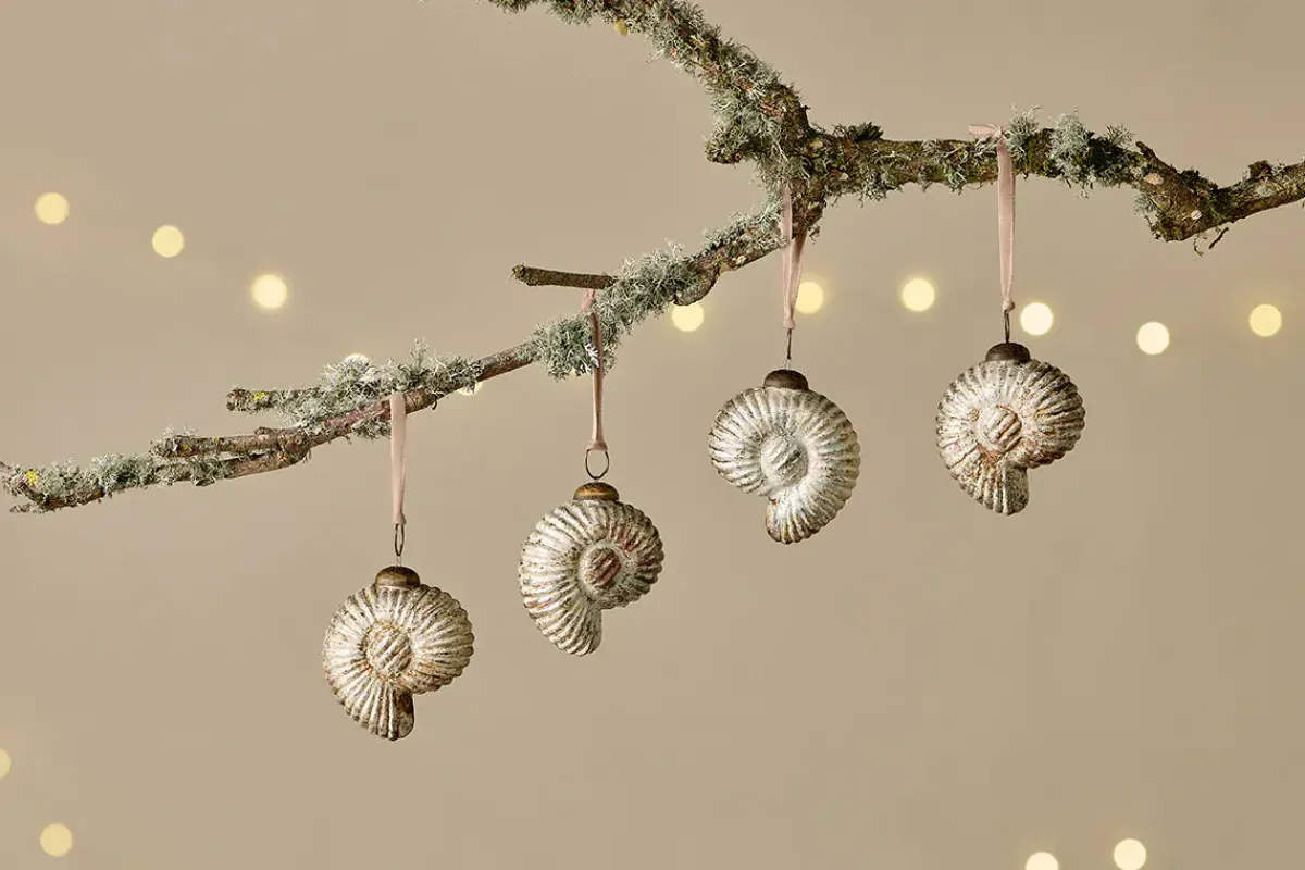 Baubles & Tree Decorations^Nkuku Sachin Shell Baubles - Rustic Gold - (Set of 4)
