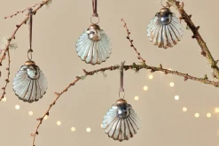 Baubles & Tree Decorations^Nkuku Sohni Shell Baubles - Gold & Cream - (Set of 4)