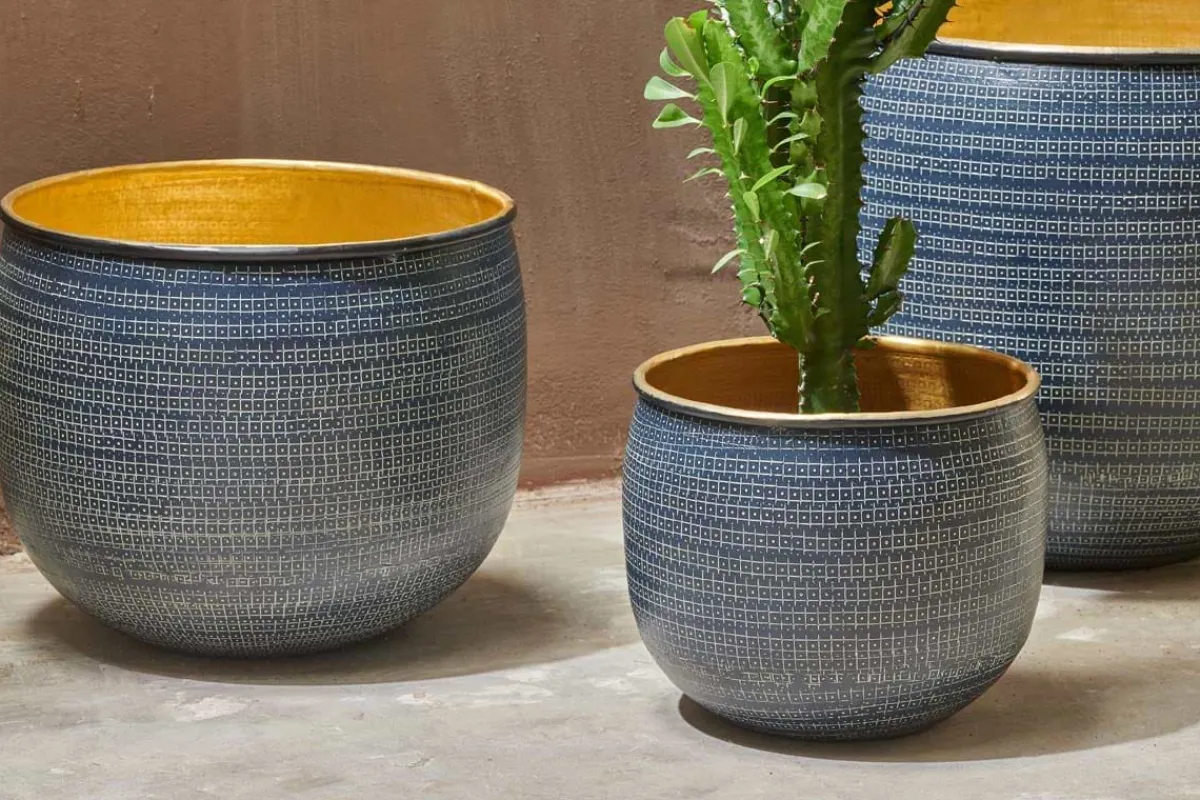 Decorative Home Accessories|Garden Planters^Nkuku Tembesi Etched Planter - Antique Black & Brass