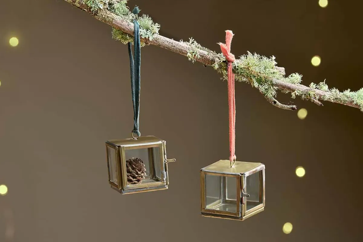 Bright Christmas|Baubles & Tree Decorations^Nkuku Tiny Kiko Box Decorations (Set of 2) - Antique Brass