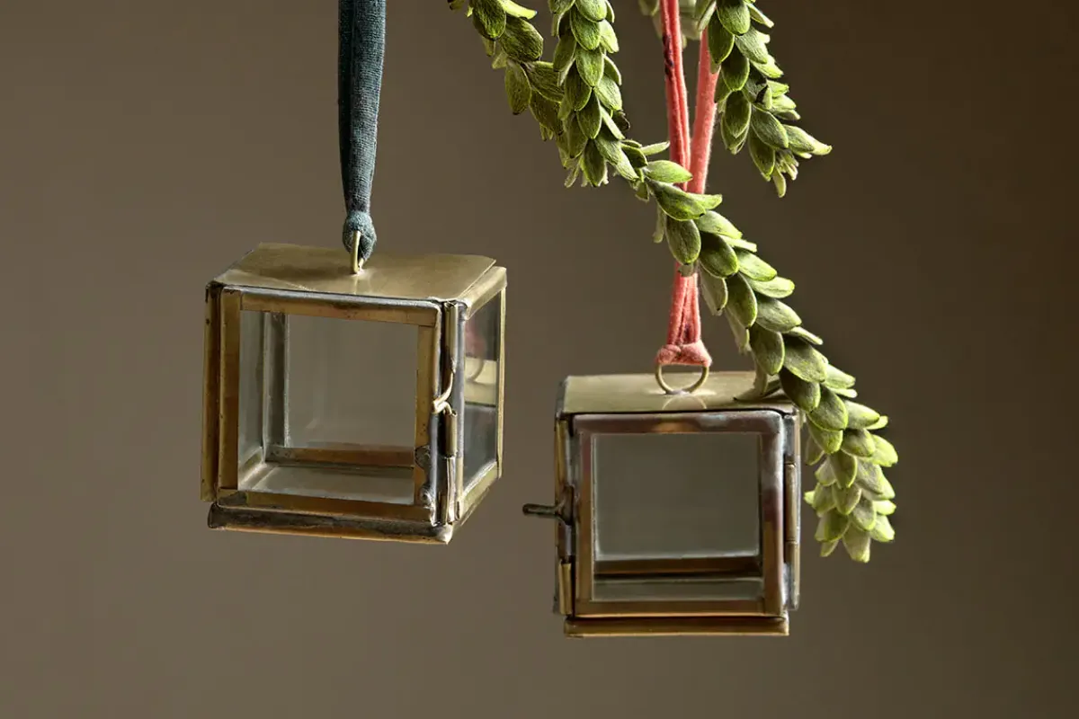Bright Christmas|Baubles & Tree Decorations^Nkuku Tiny Kiko Box Decorations (Set of 2) - Antique Brass