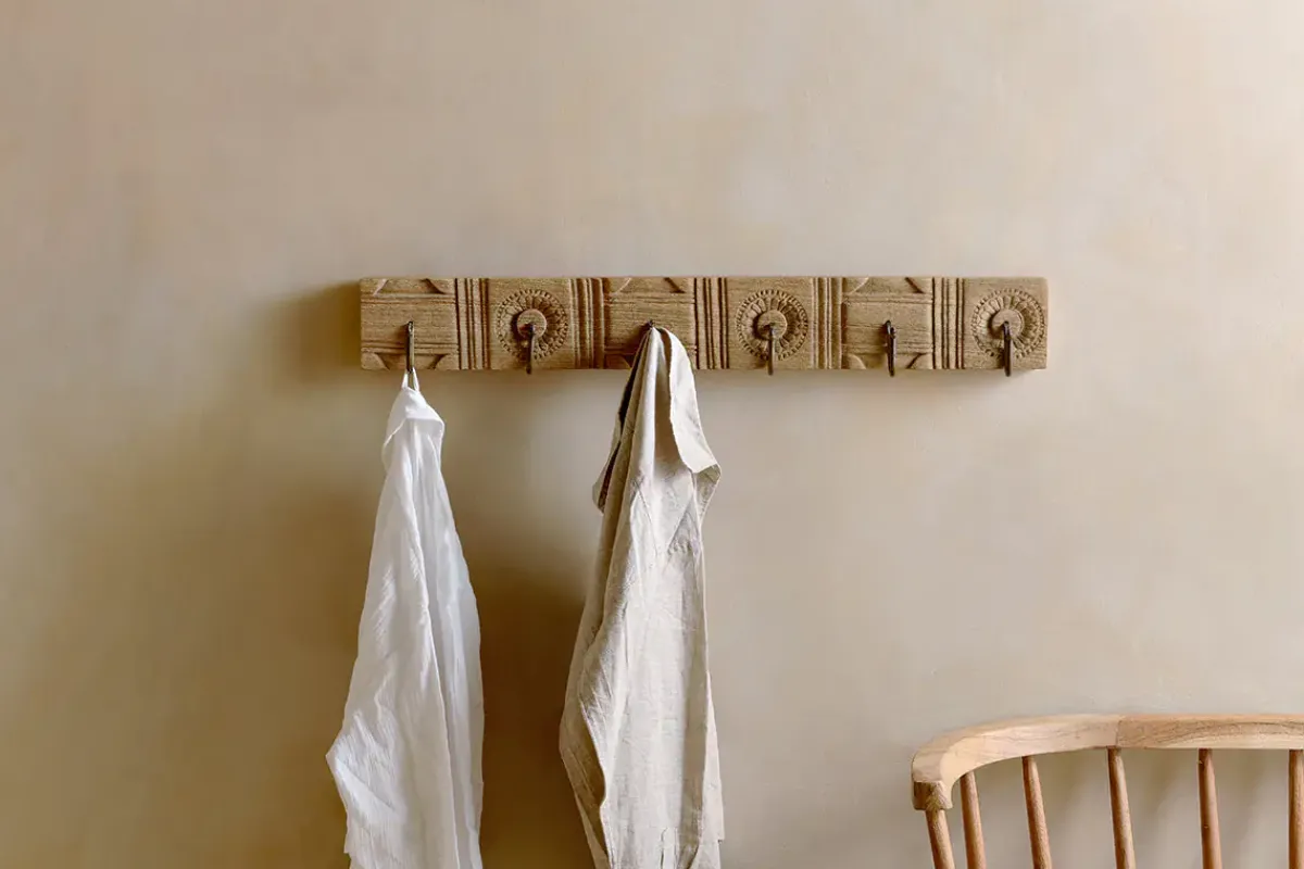 Hooks & Rails|Hooks & Rails^Nkuku Veduru Mango Wood Carved Hook - Natural (Row of 6)