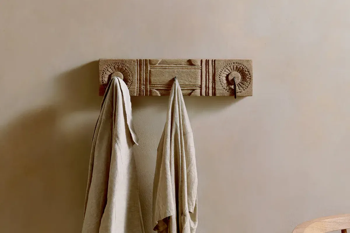 Hooks & Rails|Hooks & Rails^Nkuku Veduru Mango Wood Carved Hook - Natural (Row of 3)
