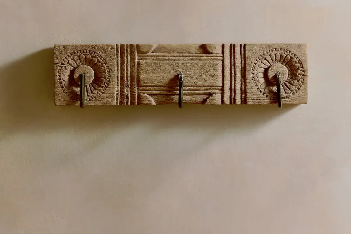 Hooks & Rails|Hooks & Rails^Nkuku Veduru Mango Wood Carved Hook - Natural (Row of 3)