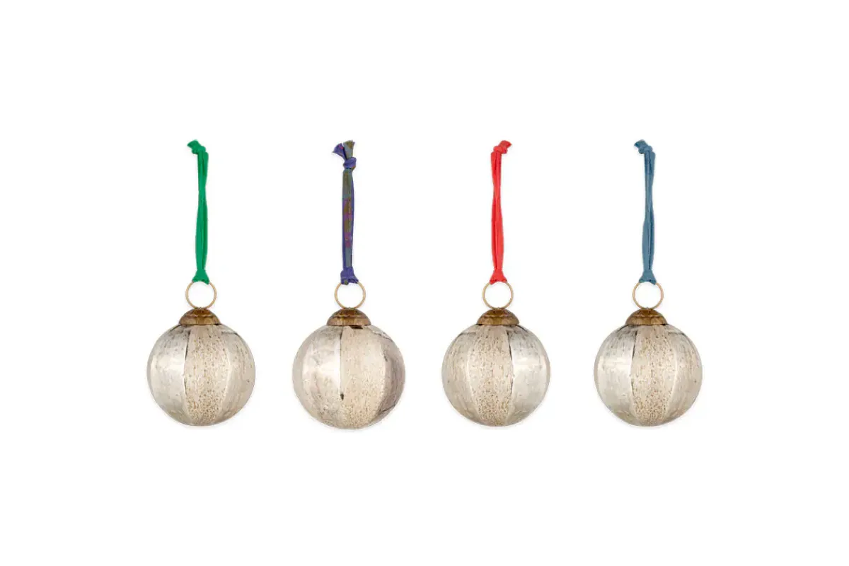 Baubles & Tree Decorations^Nkuku Zuri Baubles - Gold - (Set of 4)
